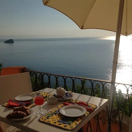 Ξενοδοχείο Paradiso Di Manu 3*