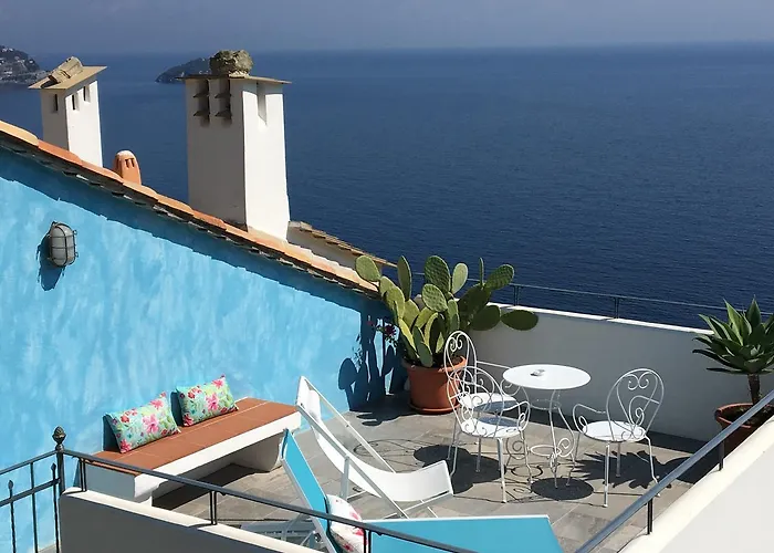 Paradiso Di Manu Hotel 3*