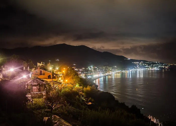 迪马努天堂酒店 诺利